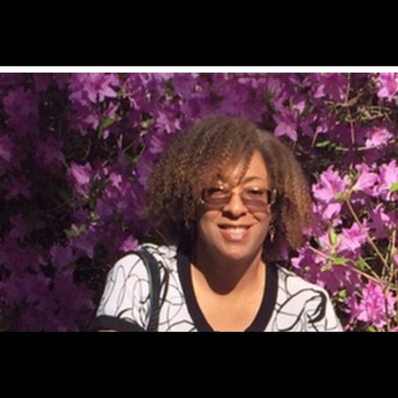 Meet your Posher, Michele - Picture 1 of 1